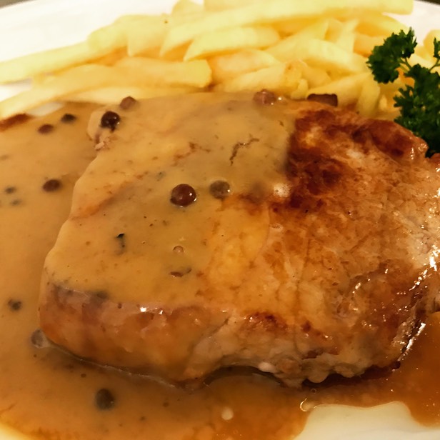 SchwSteak, Pfeffer, Pommes.jpg